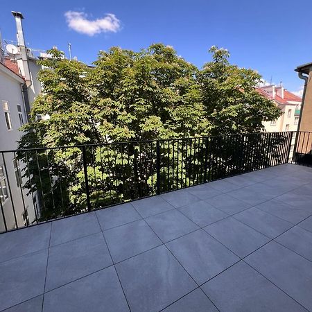Large Garden-View Balcony Comfort Retreat 1020-Vienna Wien Exteriör bild